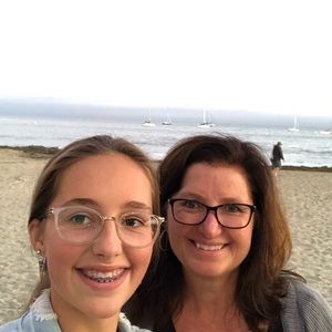 Meet your Posher, Rena